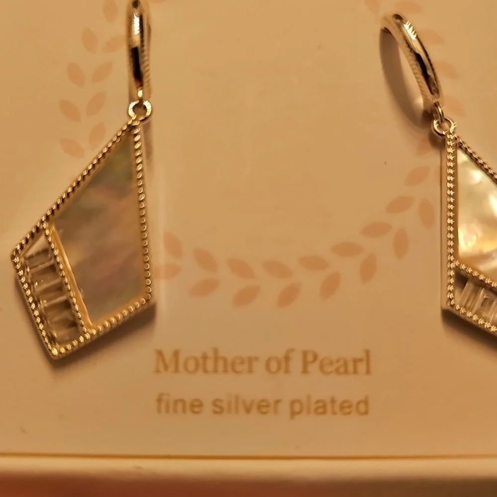 Mother of Pearl Silver Earrings - Picture 3 of 4